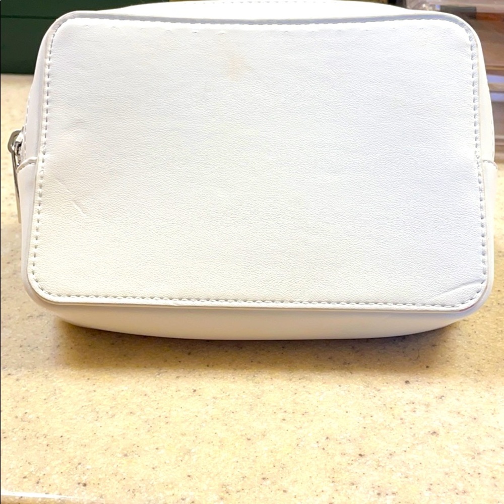 White waist bag